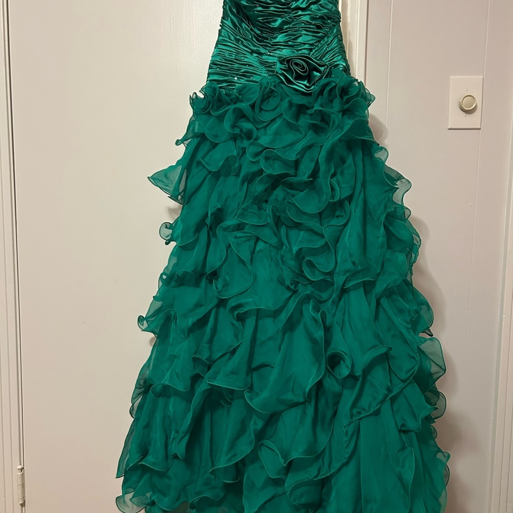 Elegant Green Ruffled Dress